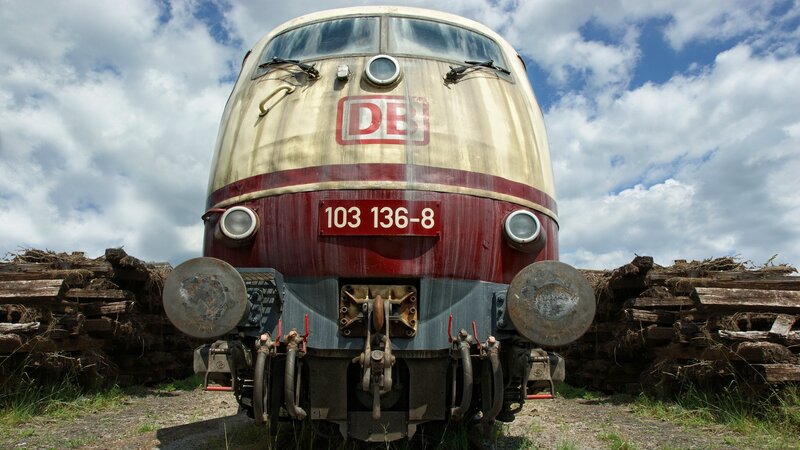 DB locomotive 103 136-8
