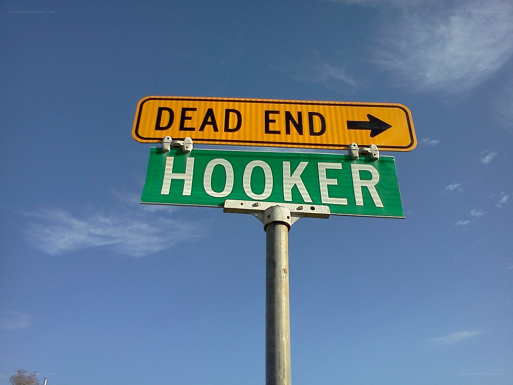 Dead end sign on Hooker street