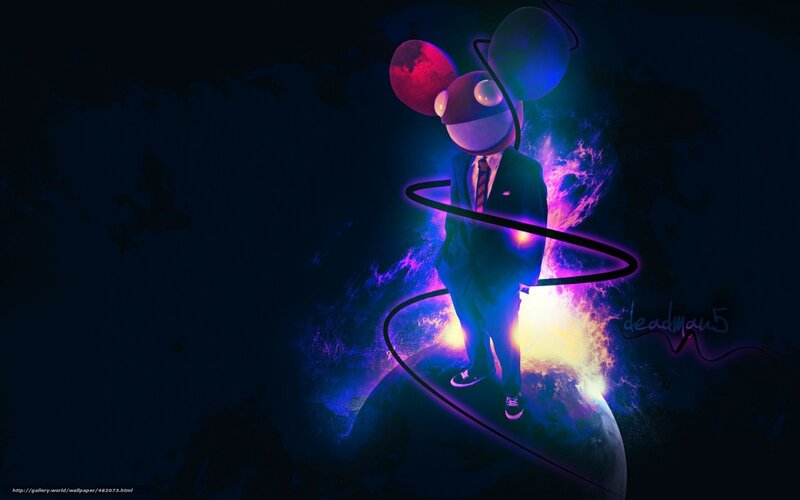 Deadmau5 in cosmic suit