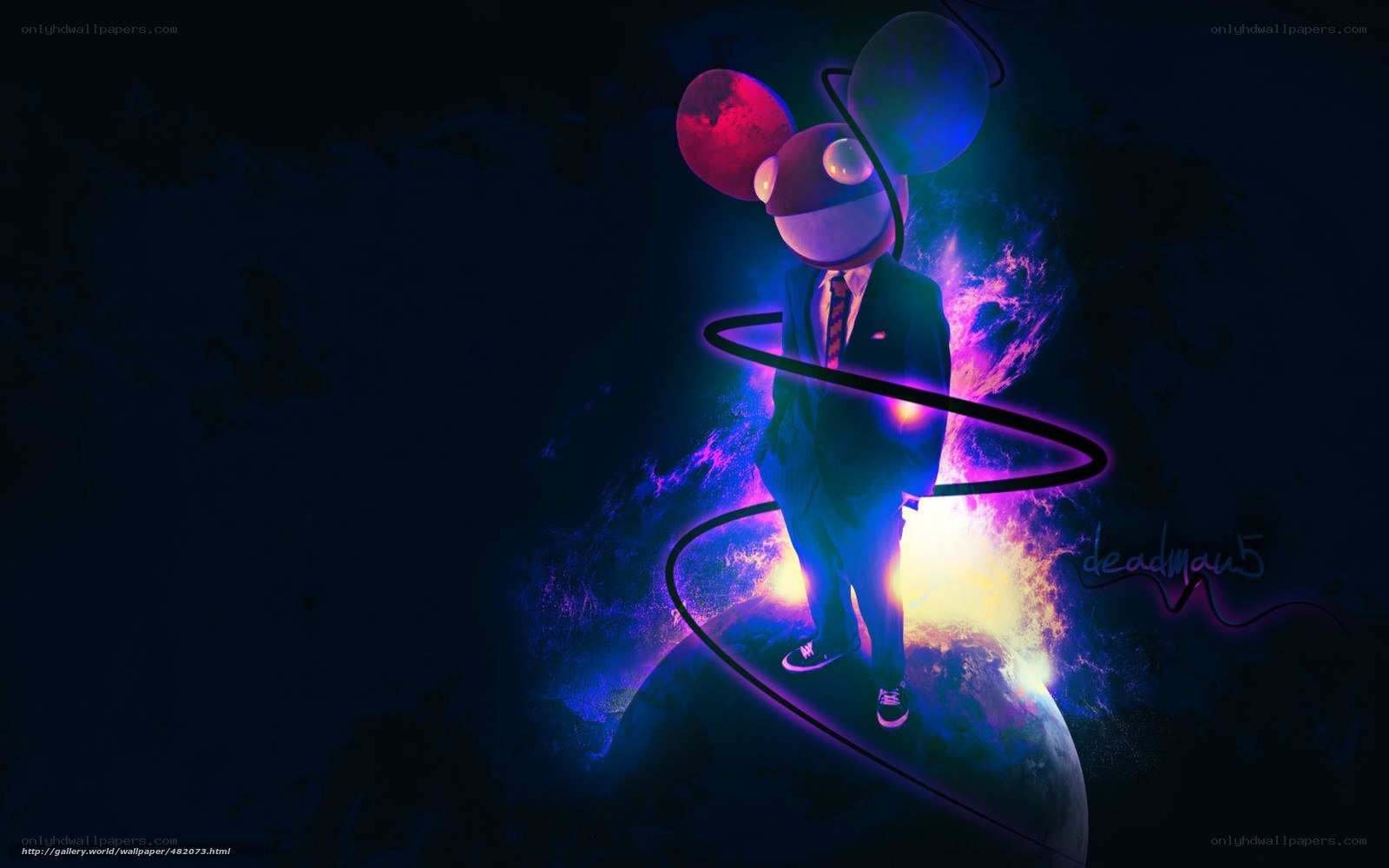Deadmau5 in cosmic suit