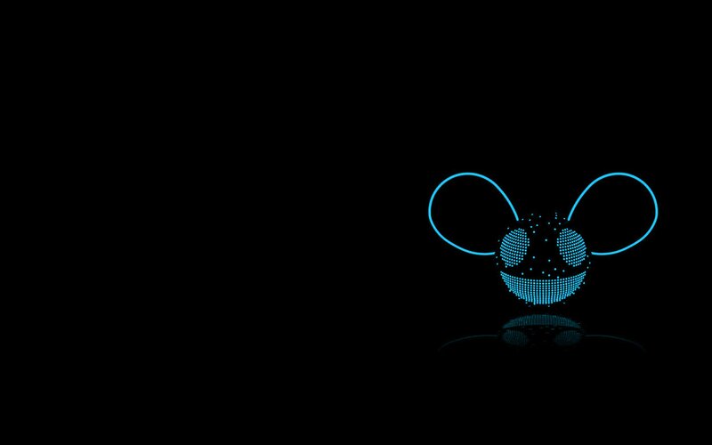 Deadmau5 logo on black