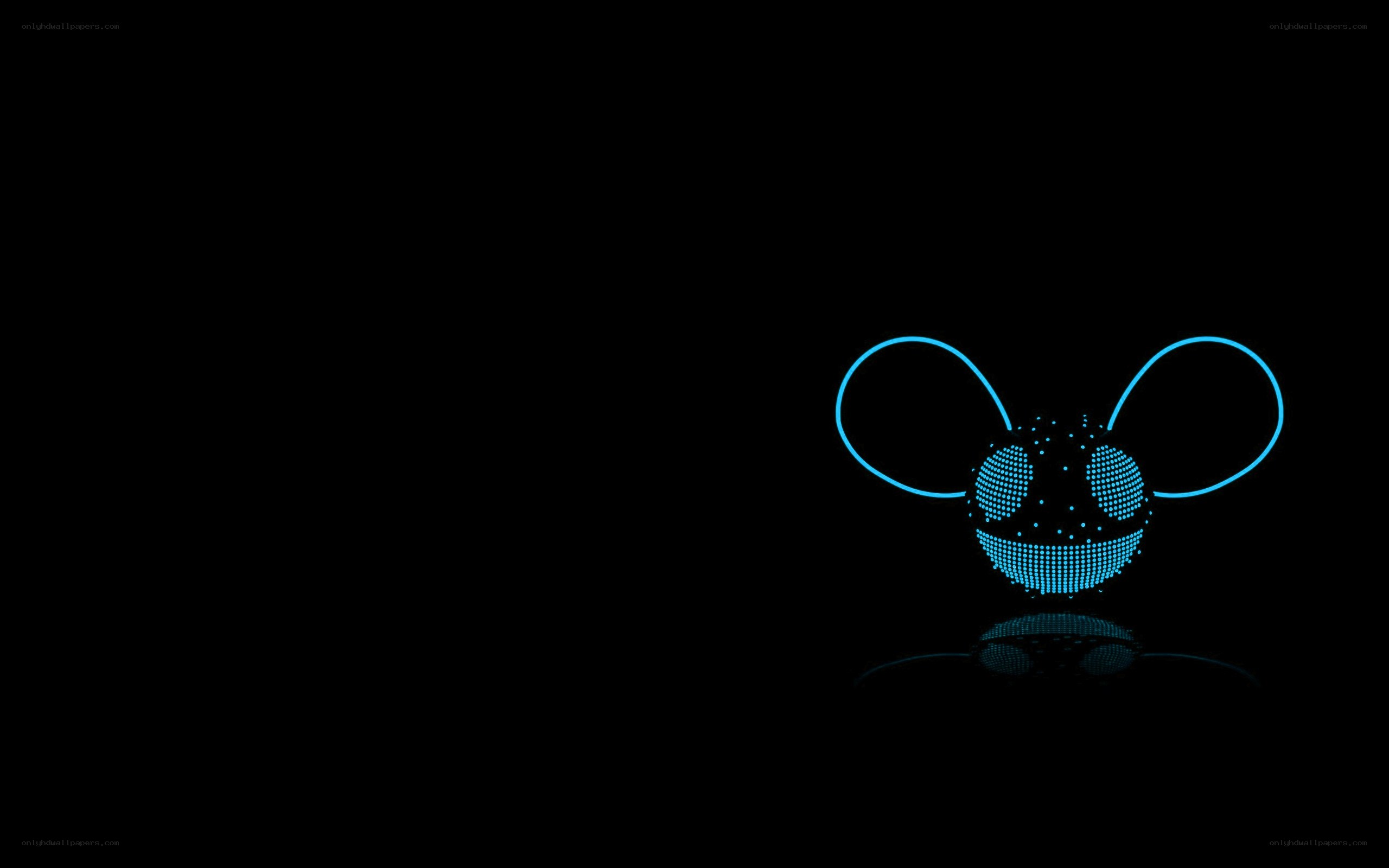 Deadmau5 logo on black