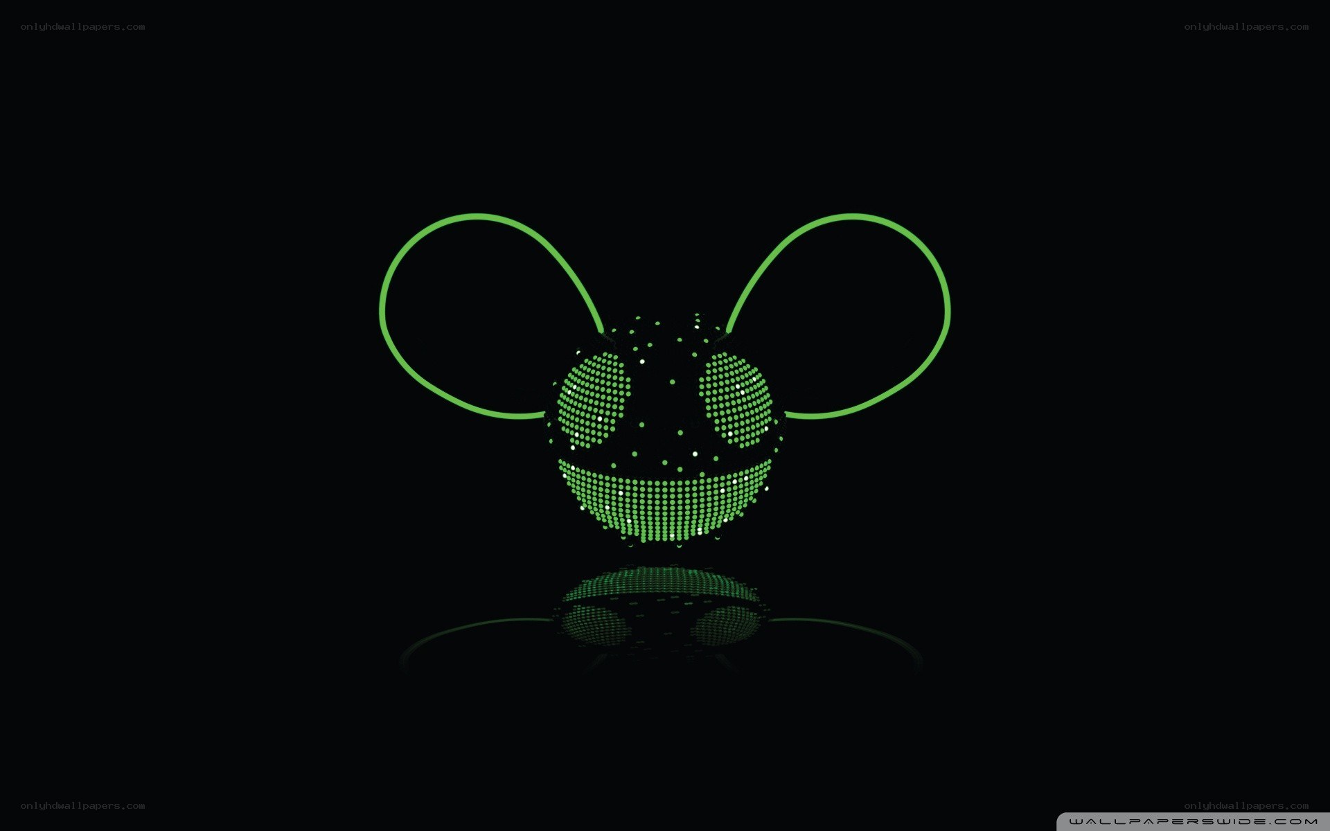 Deadmau5 logo on black