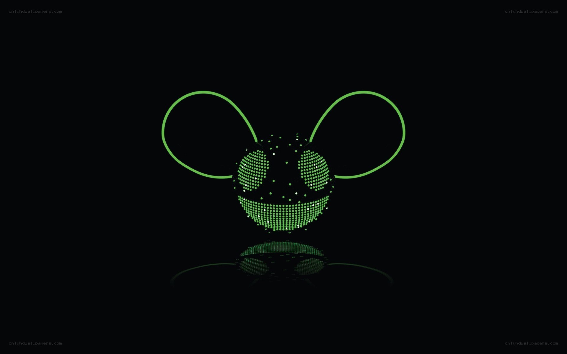 Deadmau5 logo on black