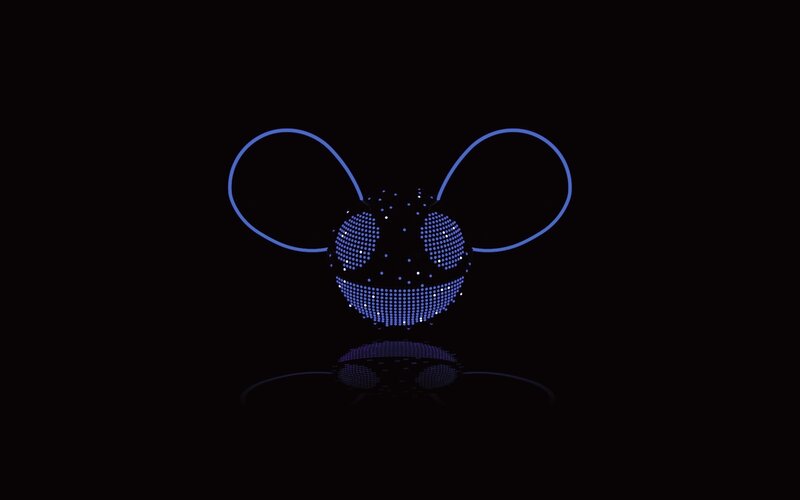 Deadmau5 logo on black