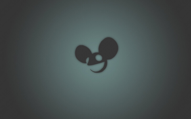 Deadmau5 logo on gradient