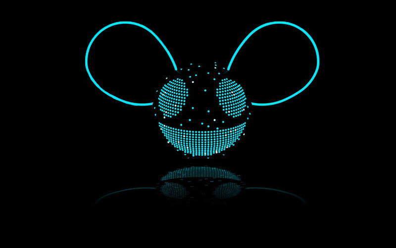 Deadmau5 logo with reflection