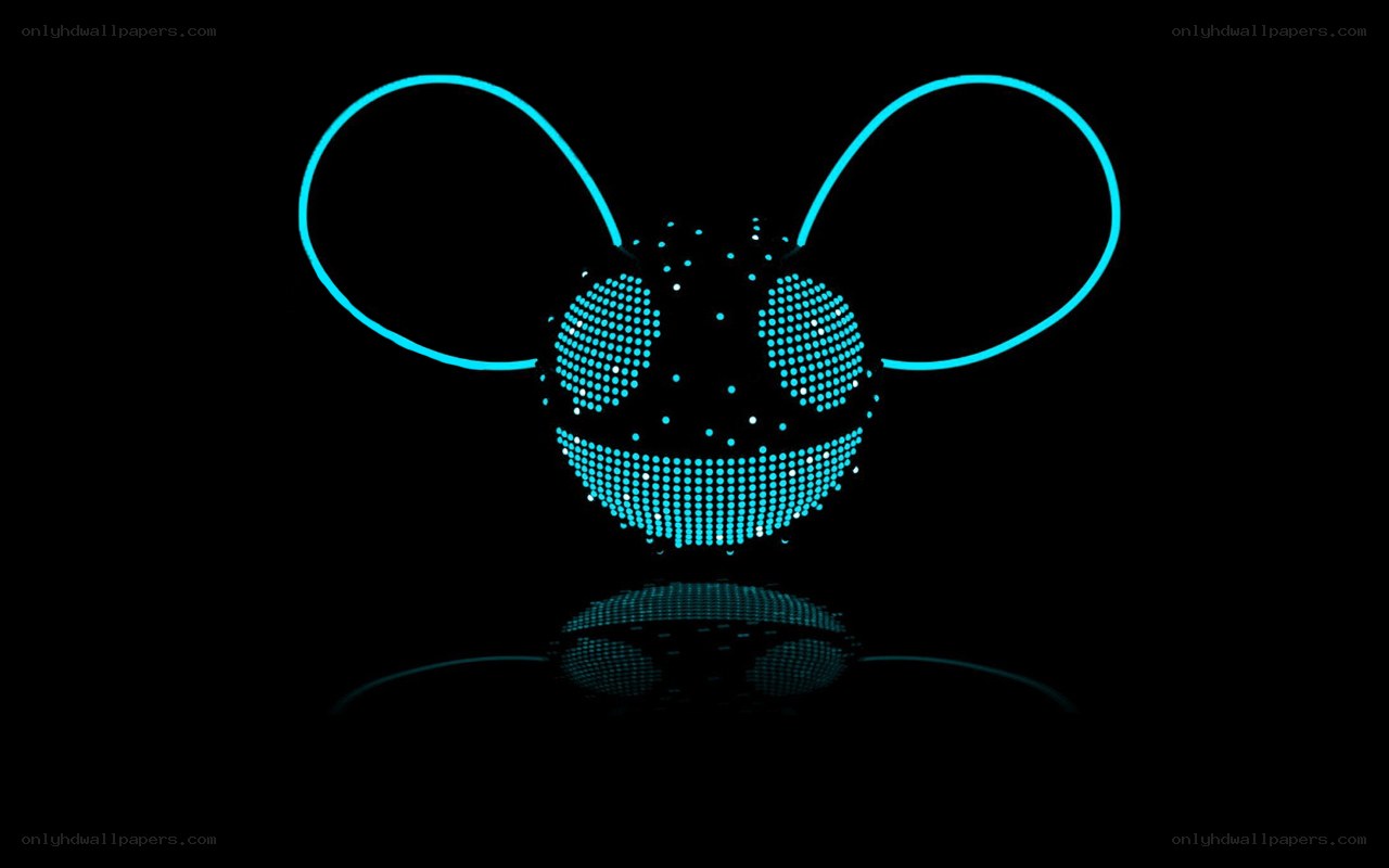 Deadmau5 logo with reflection