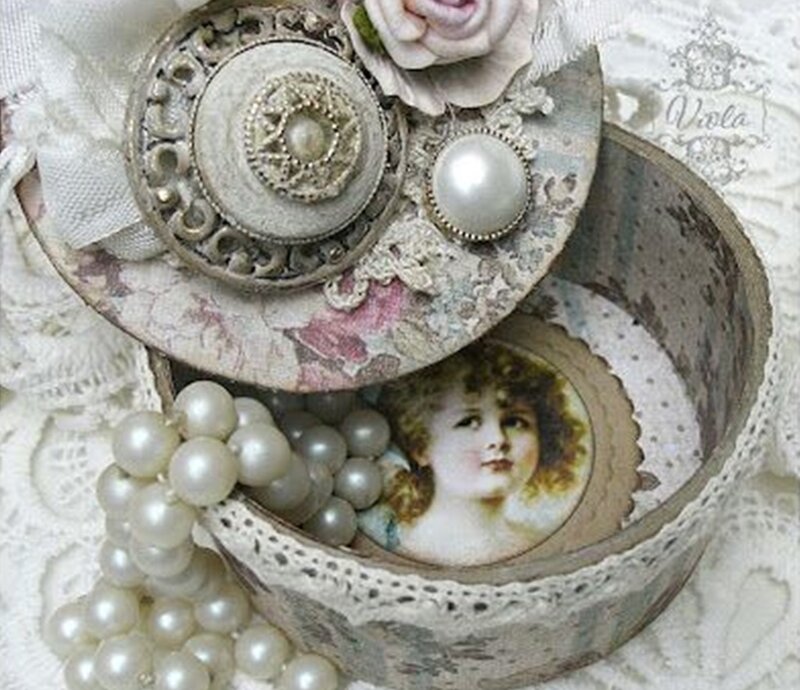 Decorated Box with Pearls