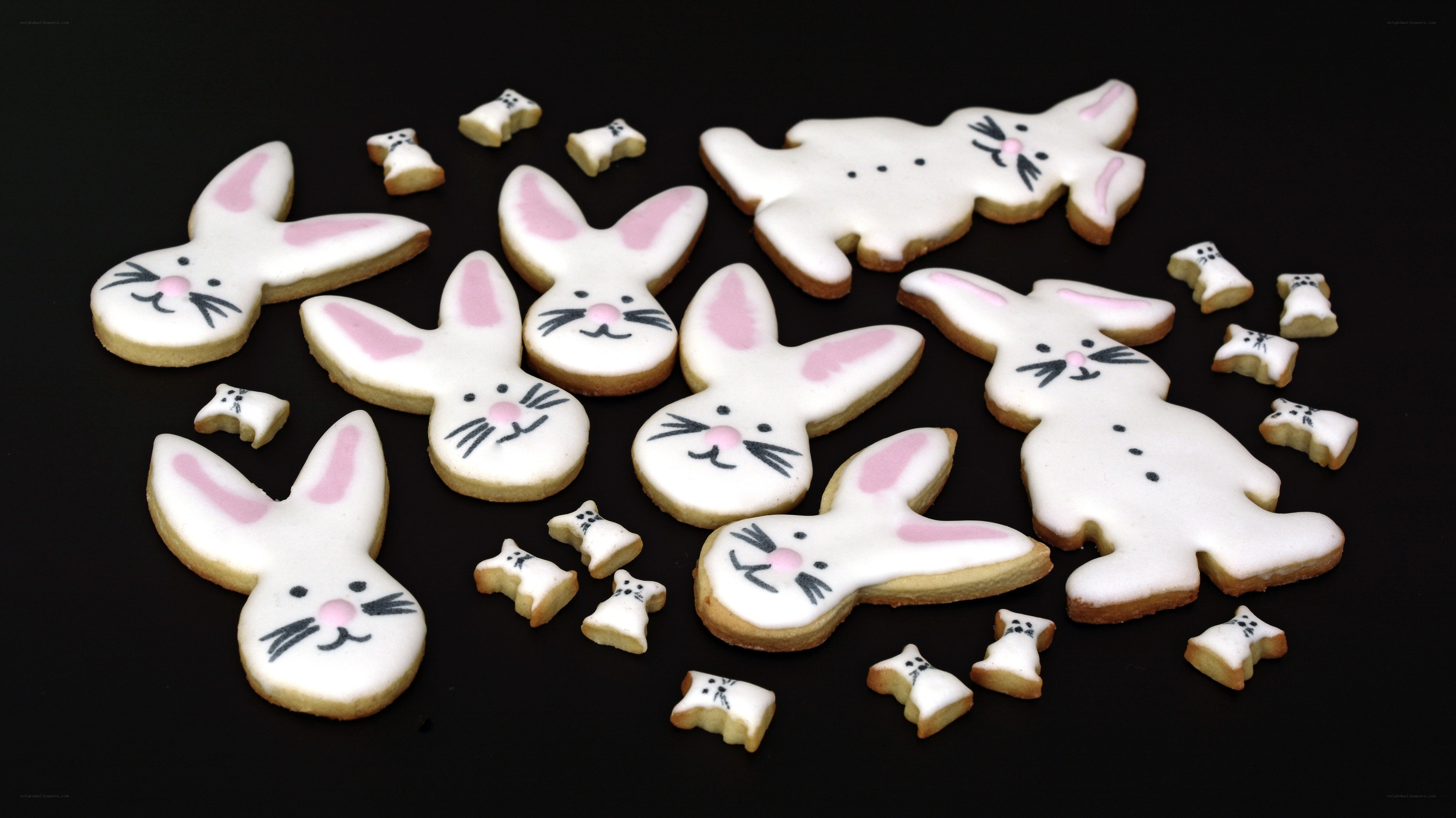 decorated bunny cookies