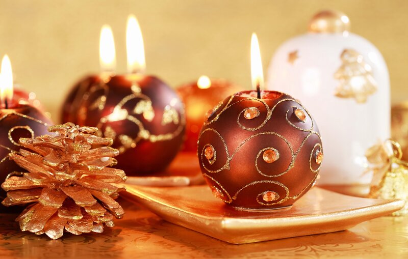 Decorated Candles and Pinecone — Gold