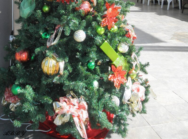 Decorated Christmas Tree — Green, Festive, Afternoon
