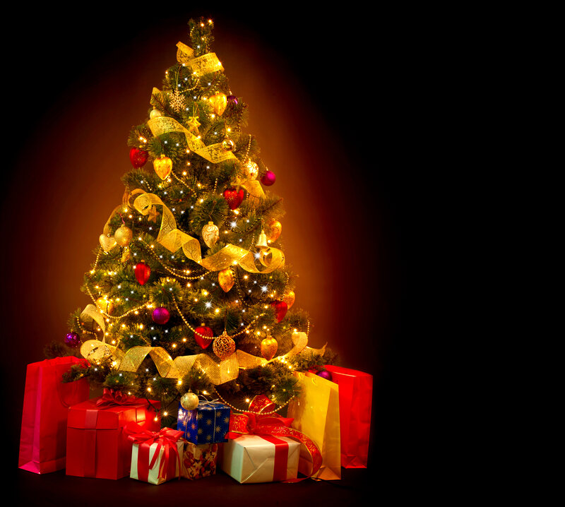 Decorated Christmas Tree — Green, Festive, Night, Photograph, Gifts