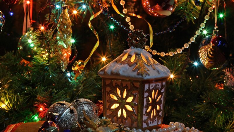 Decorated Christmas Tree — Green, Festive, Night, Photograph, Ornaments, Lights, Lantern