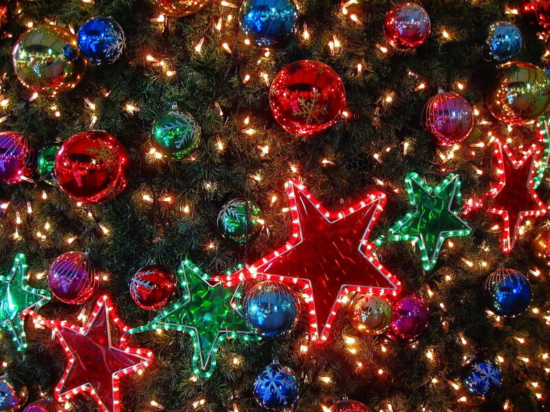 Decorated Christmas Tree — Green, Festive