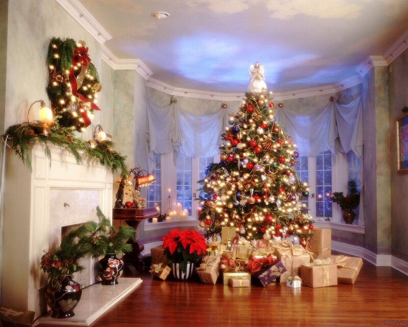 Decorated Christmas Tree — Green, Festive, Winter, Photograph, Fireplace, Wreath