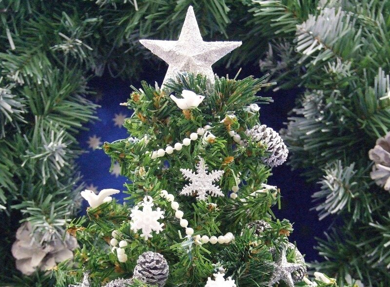 Decorated Christmas Tree — Green, Festive, Winter, Photograph, Star