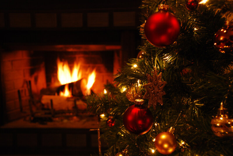 Decorated Christmas Tree — Red, Cozy, Night