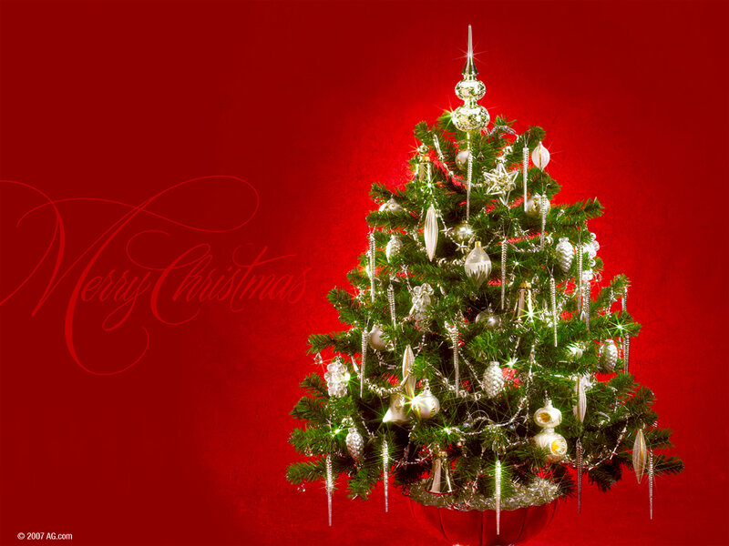 Decorated Christmas Tree — Red, Festive