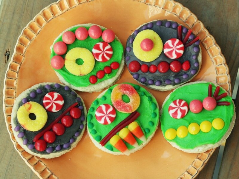 Decorated Cookies on Plate — Green, Festive