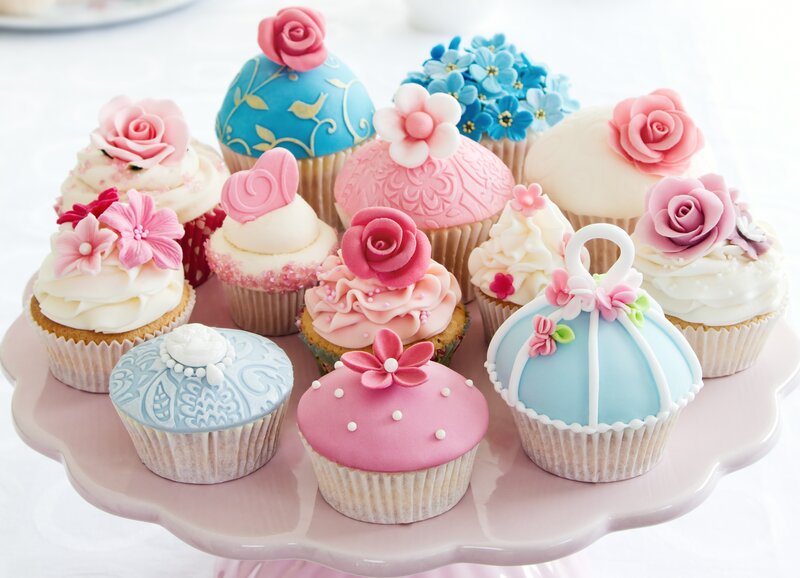 Decorated Cupcakes on Platter — Pink