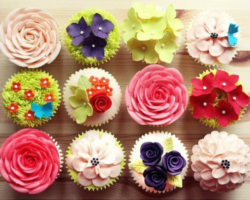 Decorated Cupcakes with Flowers