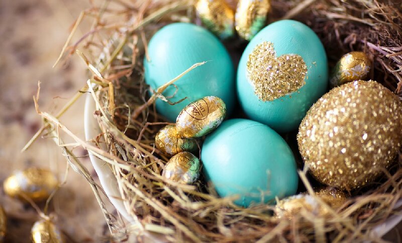 Decorated Eggs in Nest — Turquoise