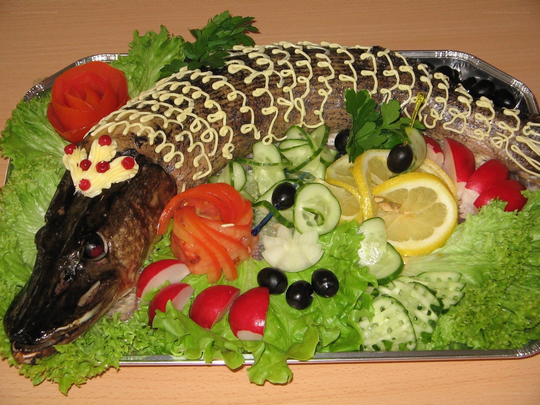 Decorated fish platter