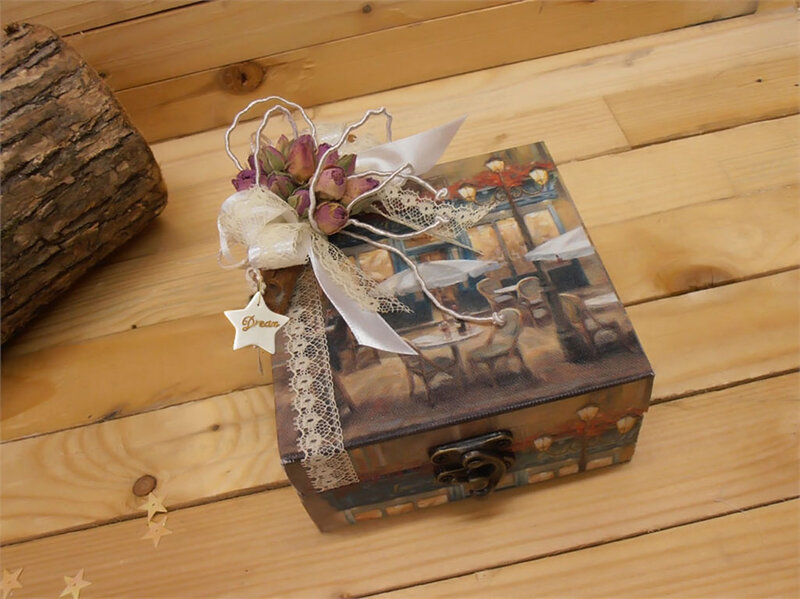 Decorated Gift Box — Brown