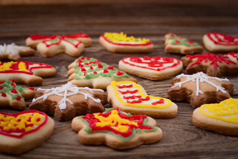Decorated Gingerbread Cookies — Brown, Festive, Winter, Photograph, Icing, Wooden Surface