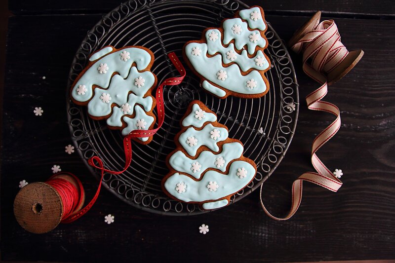 Decorated Gingerbread Cookies — Brown, Festive, Winter, Photograph, Ribbons