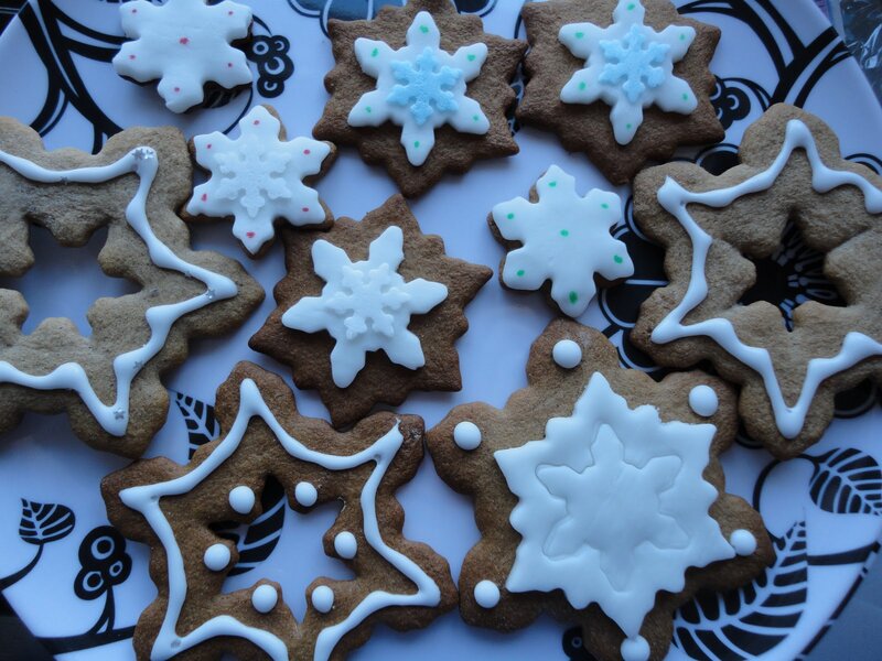 Decorated Gingerbread Cookies — Brown