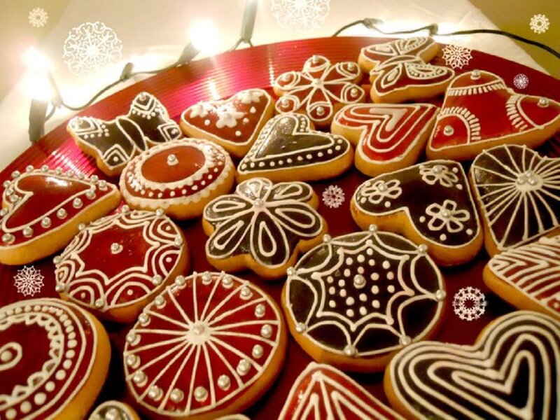 Decorated Gingerbread Cookies — Red