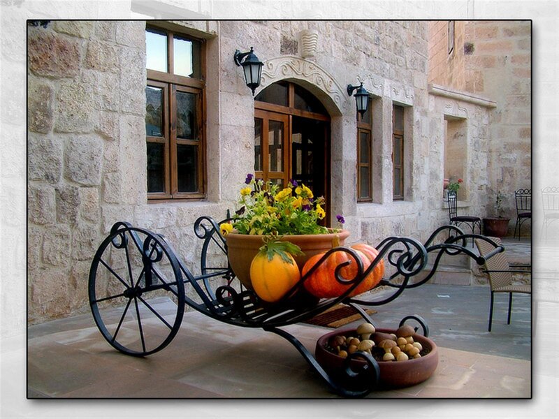Decorative cart with pumpkins