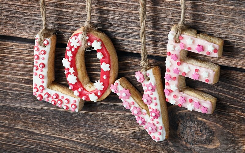 Decorative Cookies Spelling Love — Brown, Festive