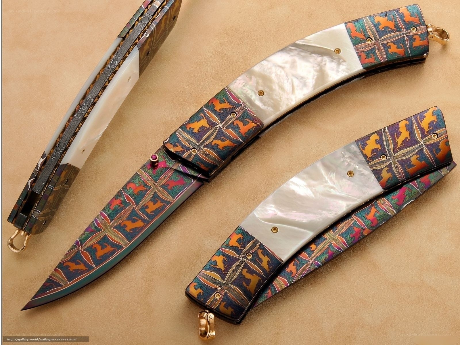 Decorative folding knives