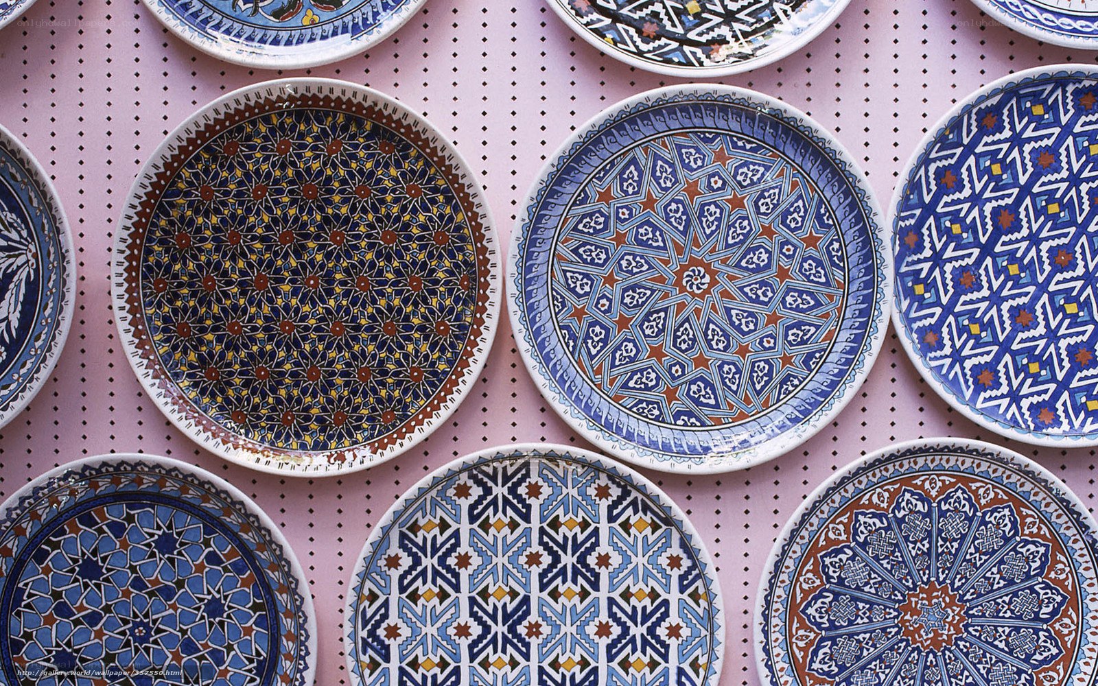 Decorative patterned plates