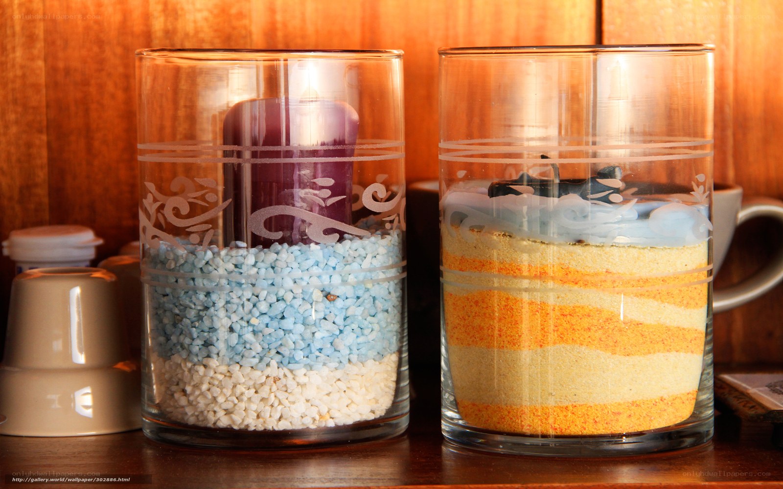 Decorative sand and pebble vases