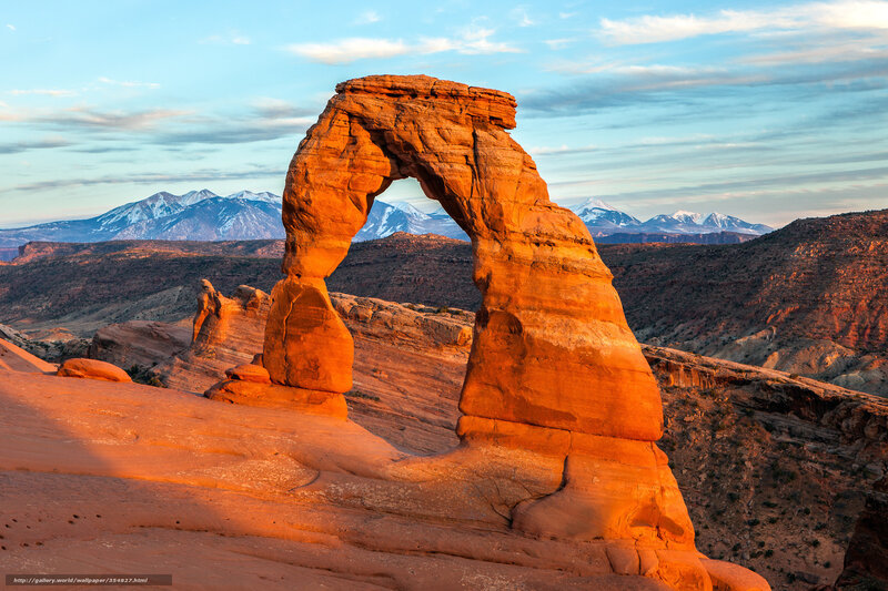 Delicate Arch at sunrise