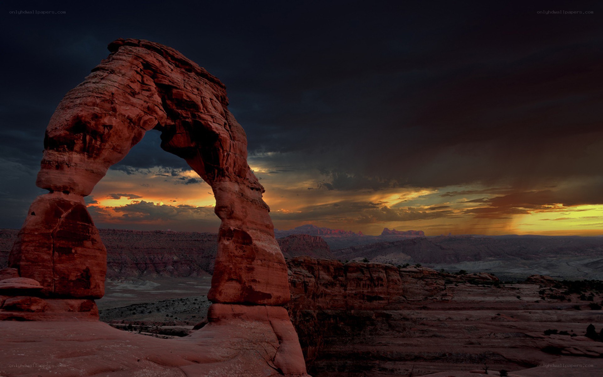 Delicate Arch at sunset