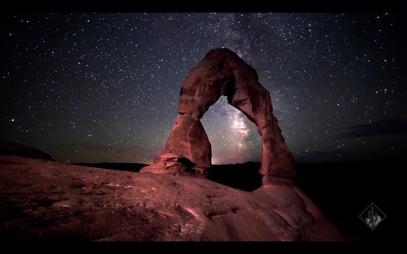Delicate Arch under starry sky