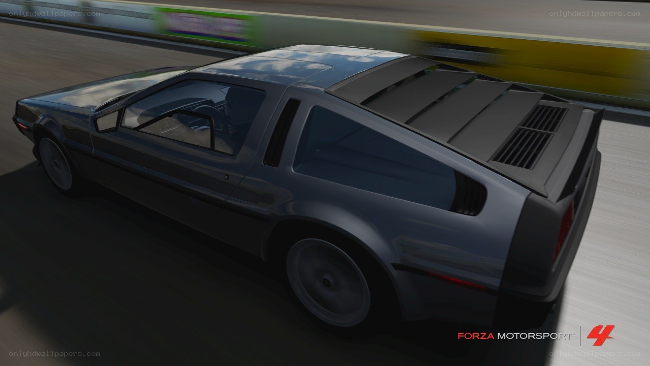 DeLorean DMC-12 in motion