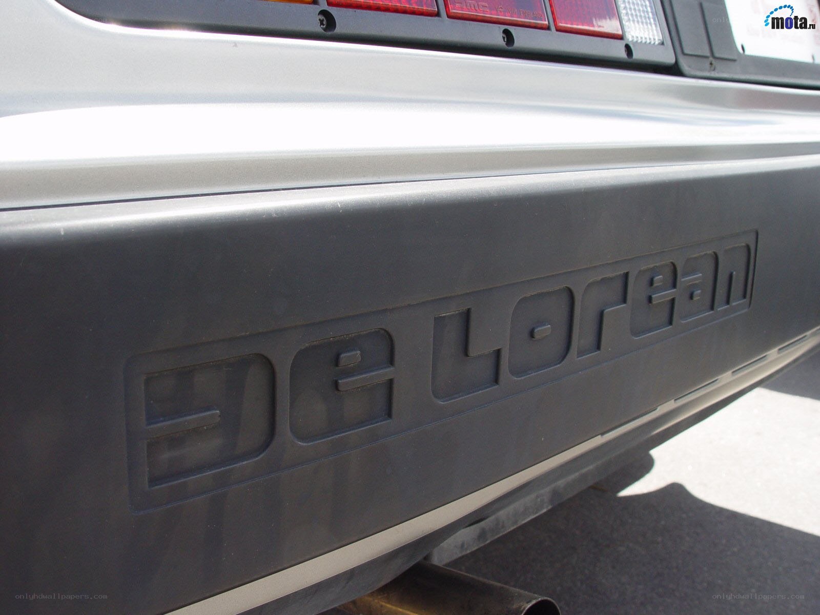 DeLorean rear badge