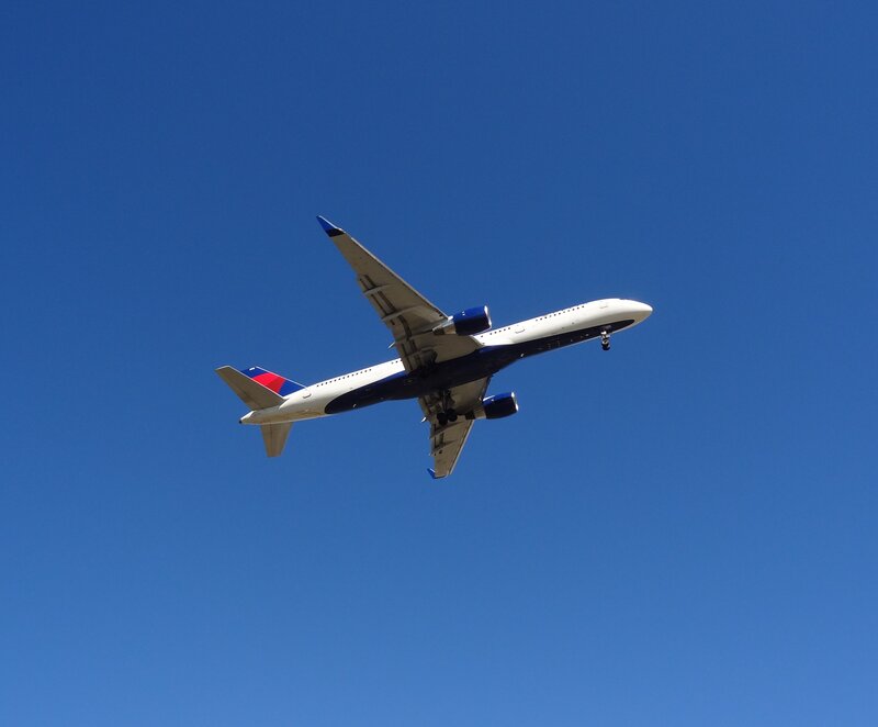 Delta Air Lines Airplane — Blue, Serene