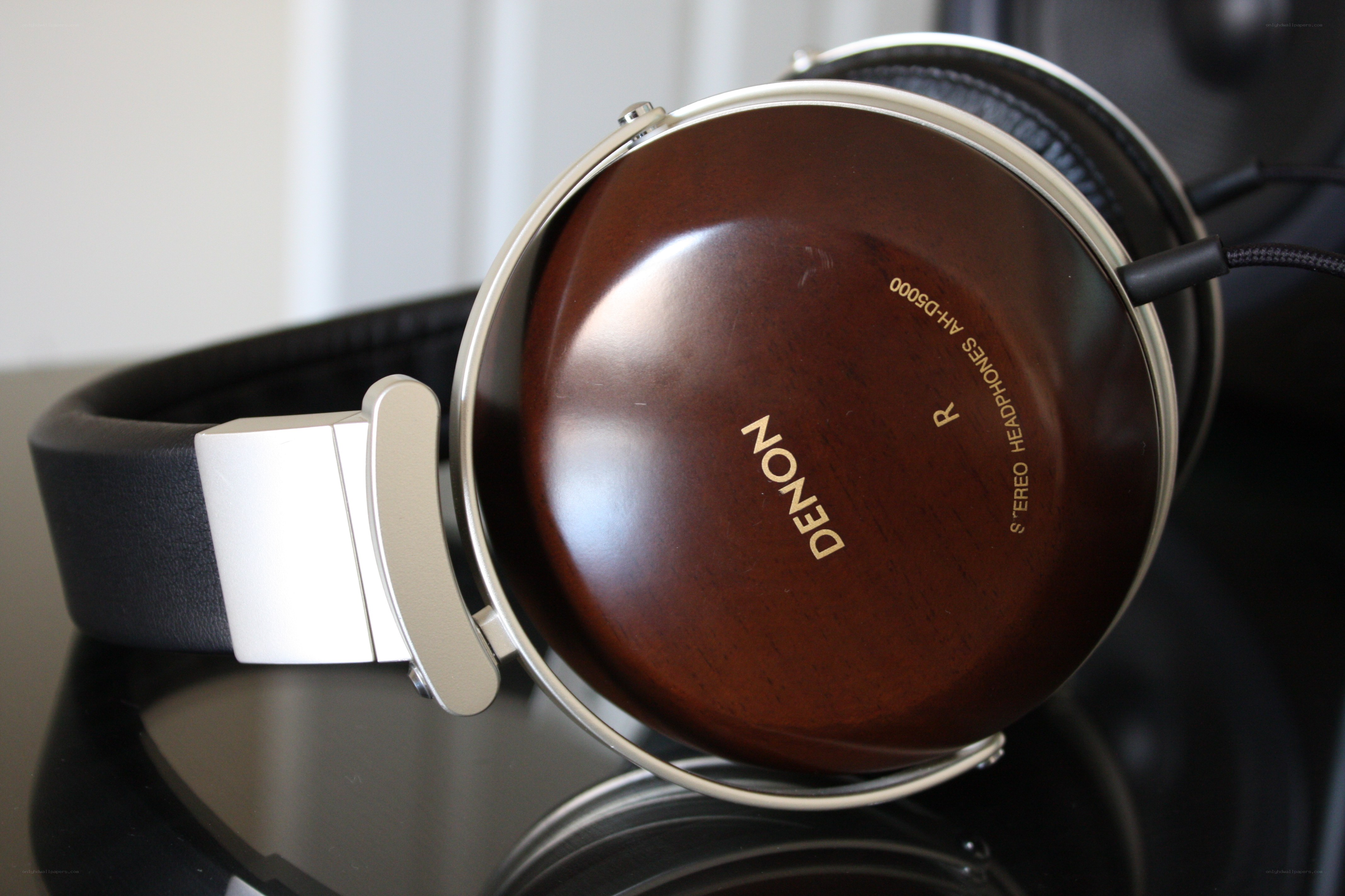 Denon AH-D5000 headphones