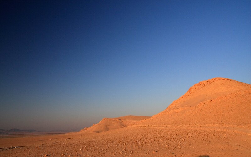 Desert Dunes under Blue Sky — Serene