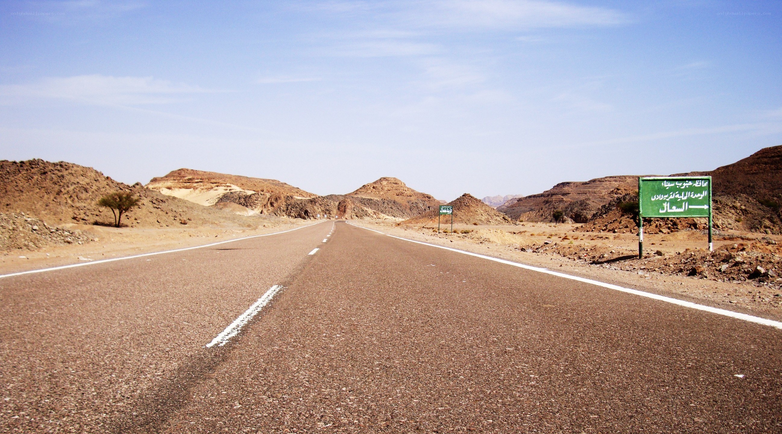 Desert highway in Saudi Arabia