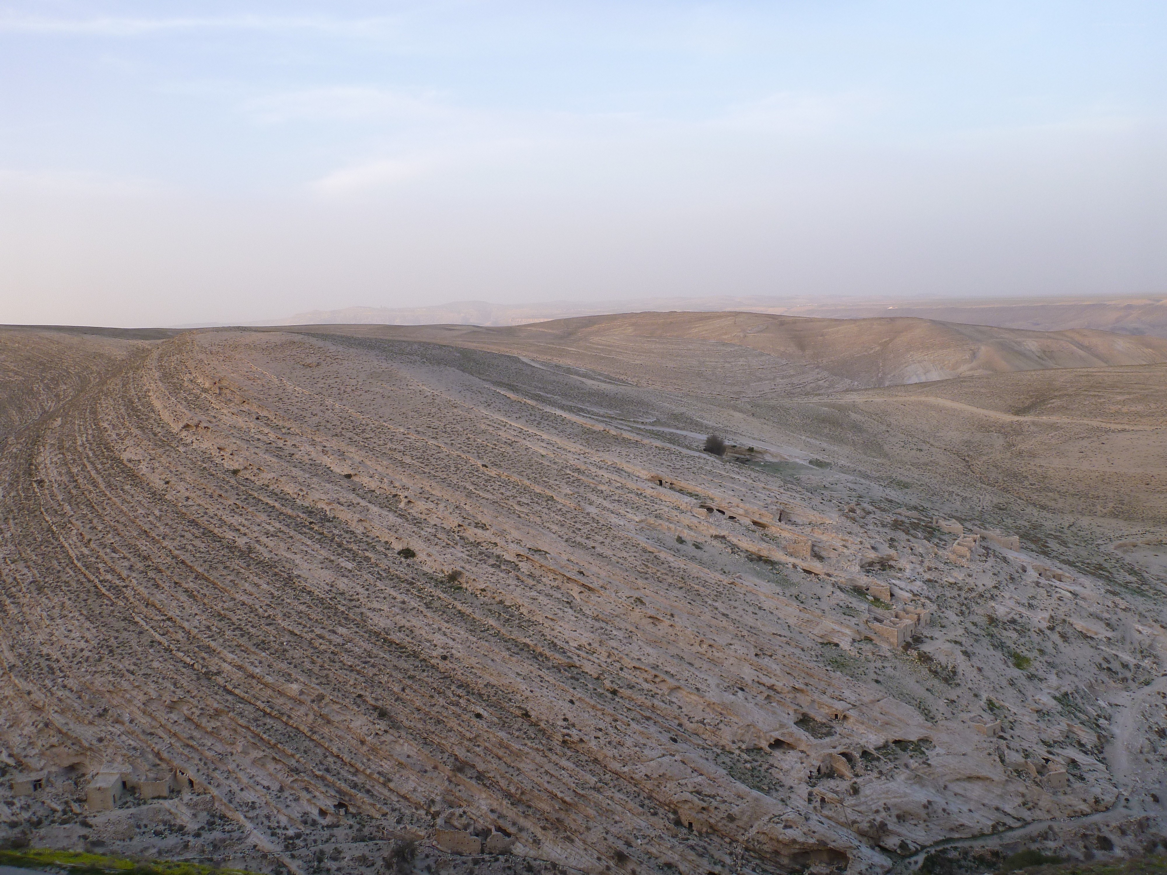 Desert landscape with ancient ruins