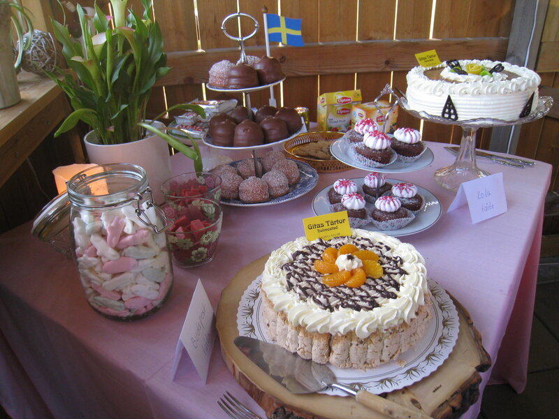 Dessert Table with Cakes — Pink
