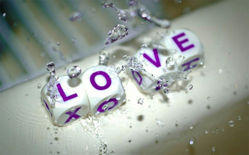 Dice Spelling Love — White, Dynamic